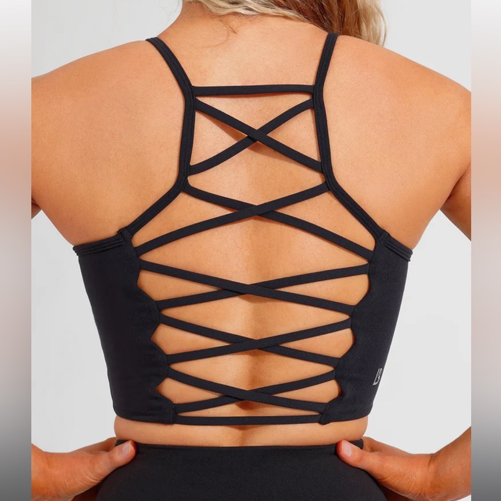 Buffbunny- Ivy Crop - Onyx
Black- M